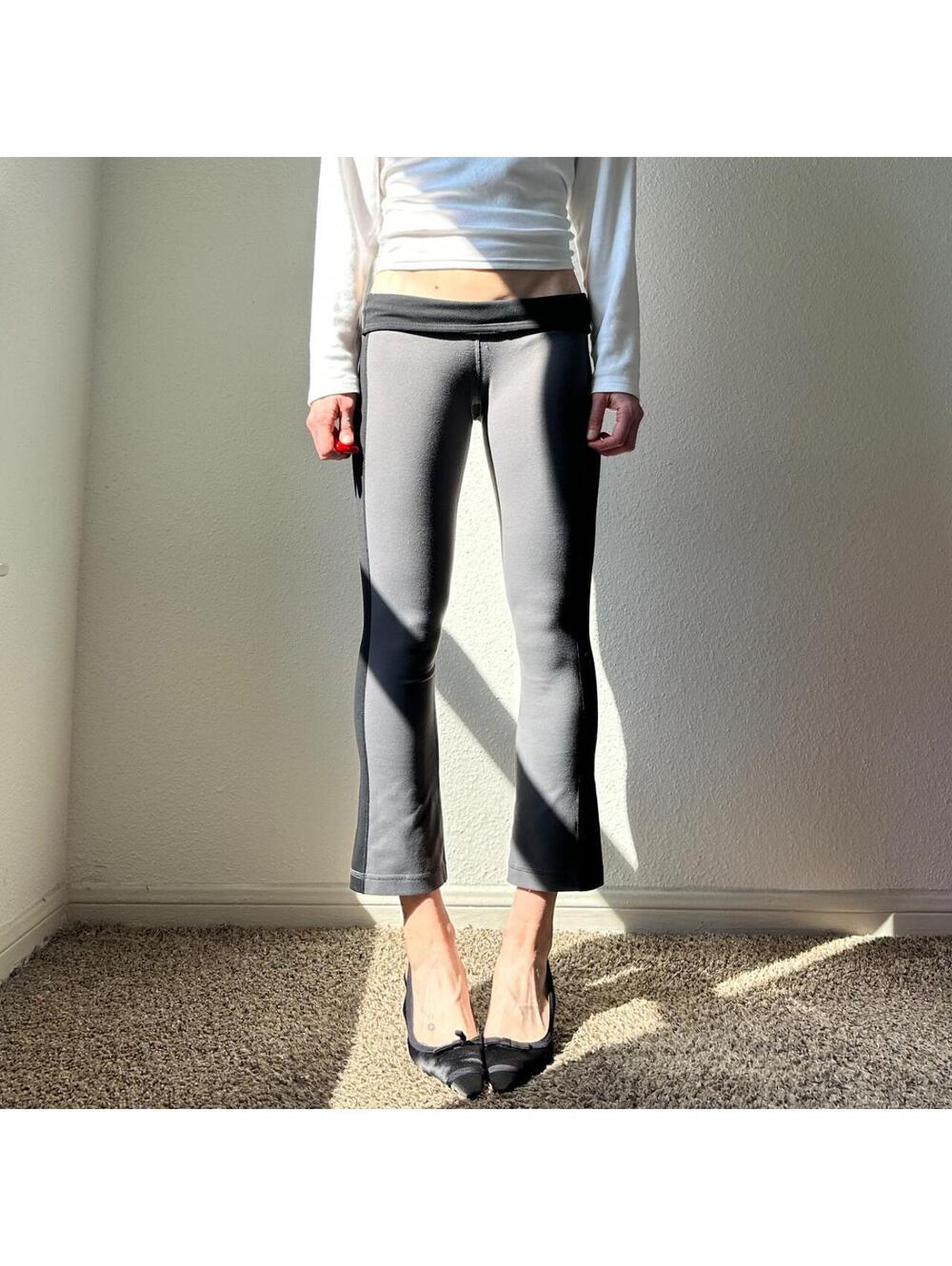 Lulu Lemon low rise cropped bootcut 2 tone black and grey yoga pants